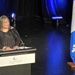 La réalisatrice Helen Doyle et le Ministre Mathieu Lacombe, lors de la cérémonie des Prix du Québec 2025 © Helen Doyle